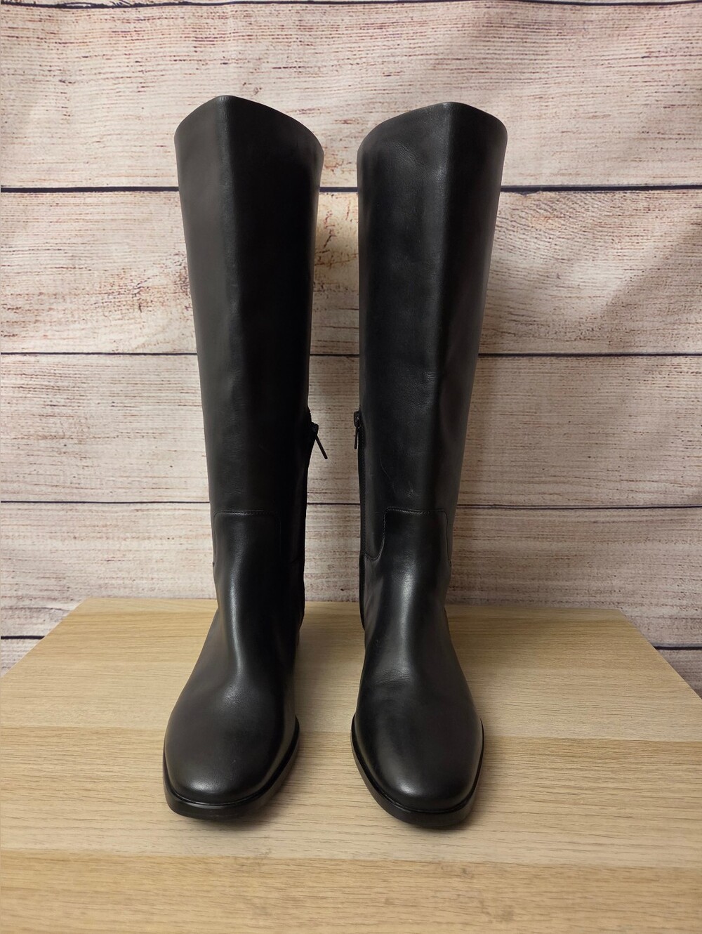 Vince

Leather Riding Boots. - Picture 5 of 15